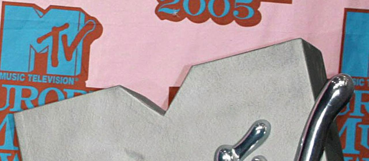 Das MTV-Logo in silbergrau.