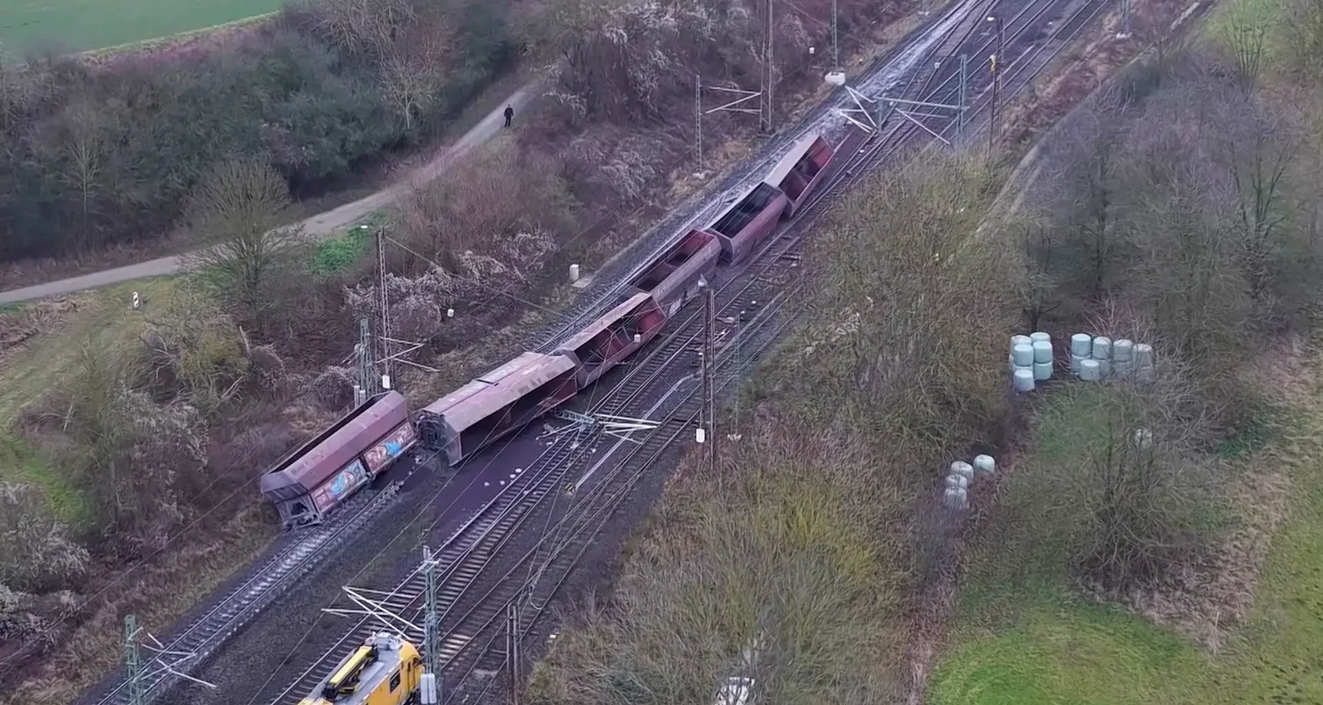 Waggons entgleist: Bahnstrecke über Weihnachten gesperrt