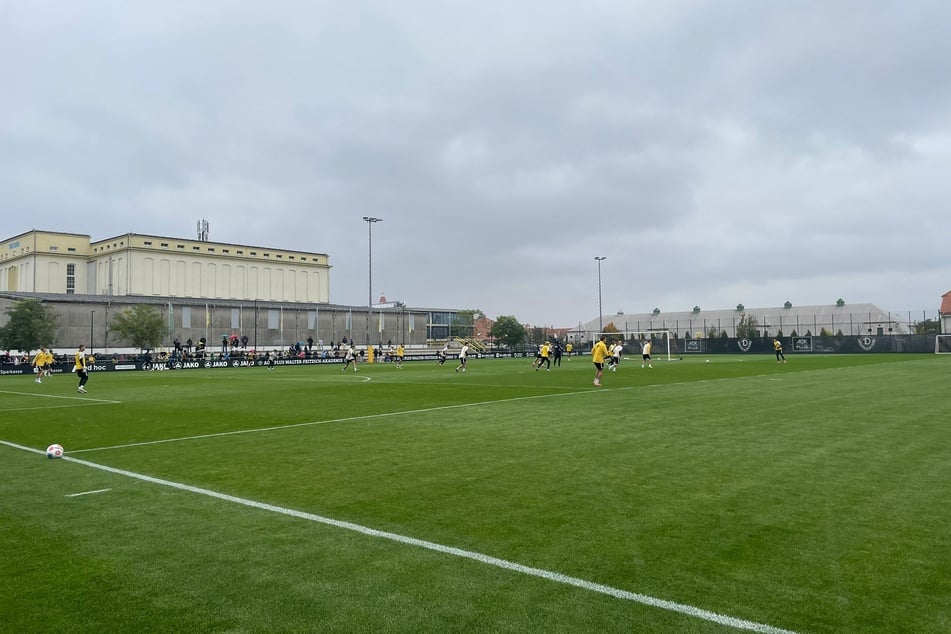 Nach dem Warm-Up ging es mit einer größeren Spielform weiter.