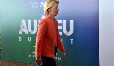 Die Präsidentin der Europäischen Kommission, Ursula von der Leyen, beim 7. Gipfeltreffen der Afrikanischen Union und der Europäischen Union in Luanda, 24. November 2025.