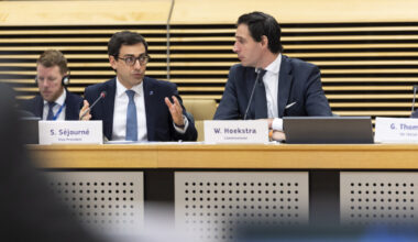 Autopaket und Accelerator werden verschoben • Table.Briefings