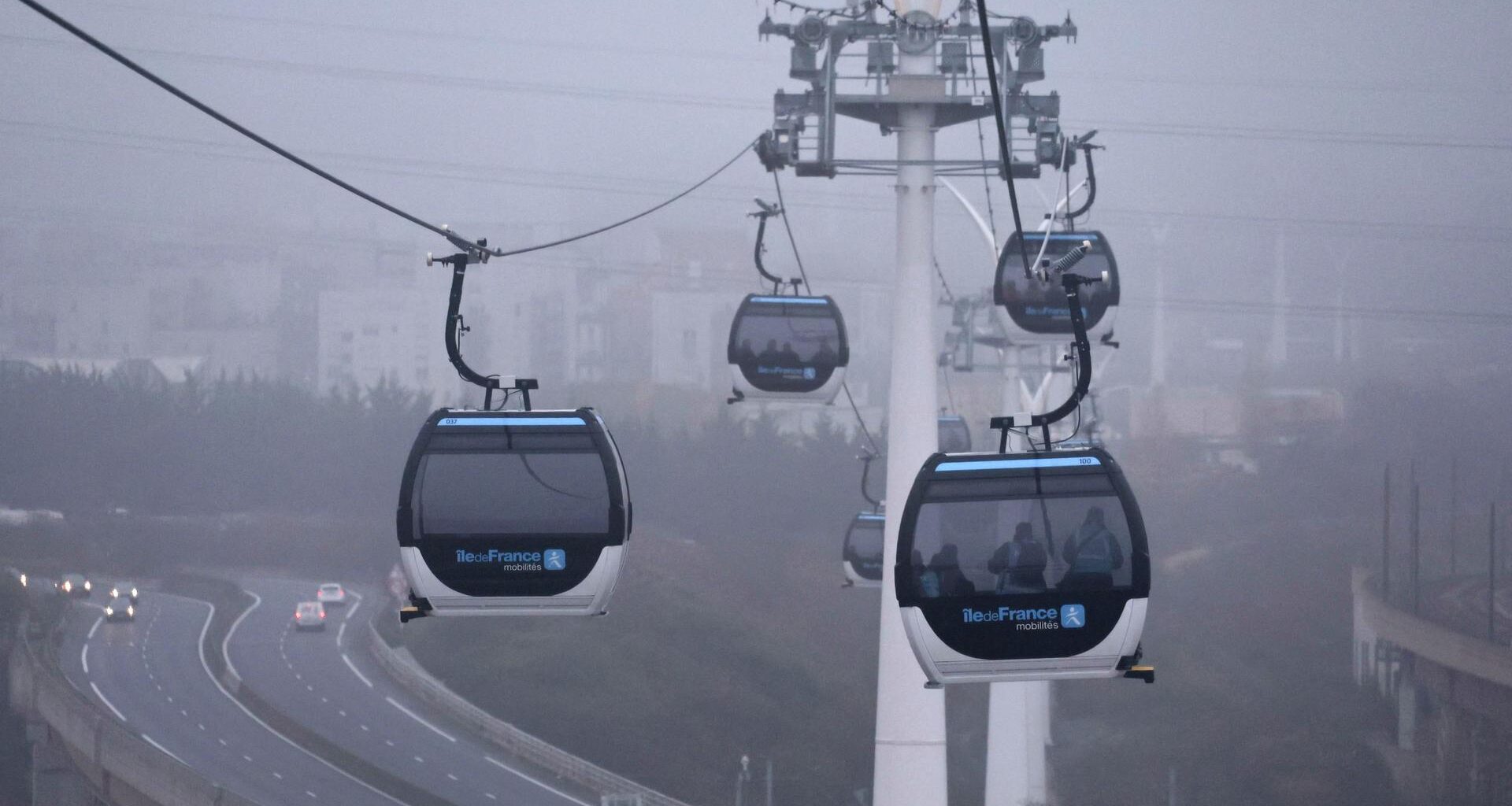 Kilometerlange Seilbahn nach Paris in Betrieb genommen