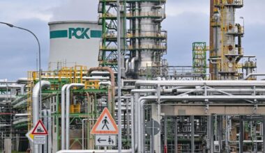 Rohöl schießt meterhoch aus Pipeline in Brandenburg