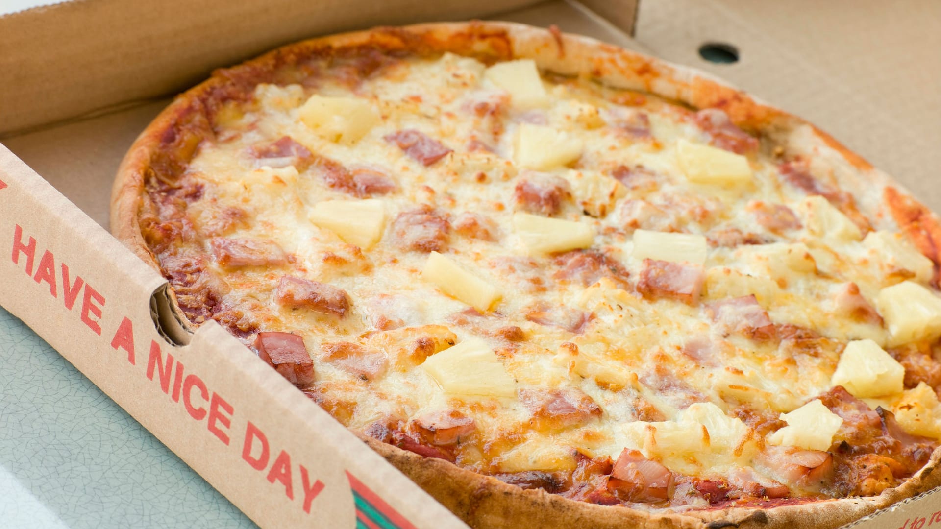 Pizzakarton (Symbolbild): Die Kontrolleure hatten einiges zu beanstanden.