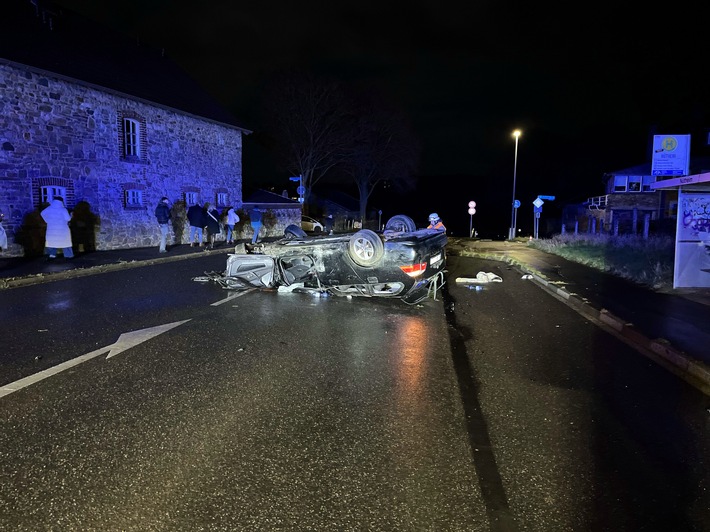 POL-AC: Zwei junge Männer bei Alleinunfall verletzt