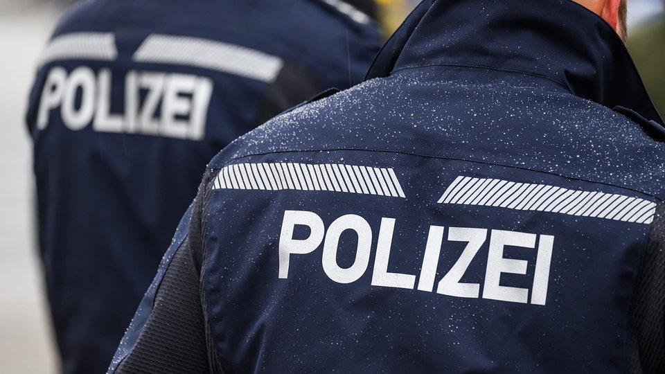 Waffen, Bargeld und Drogen: Festnahme nach Razzia in Dresden