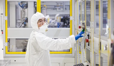 VW-Tochter PowerCo startet Serienproduktion in eigener Batteriefabrik