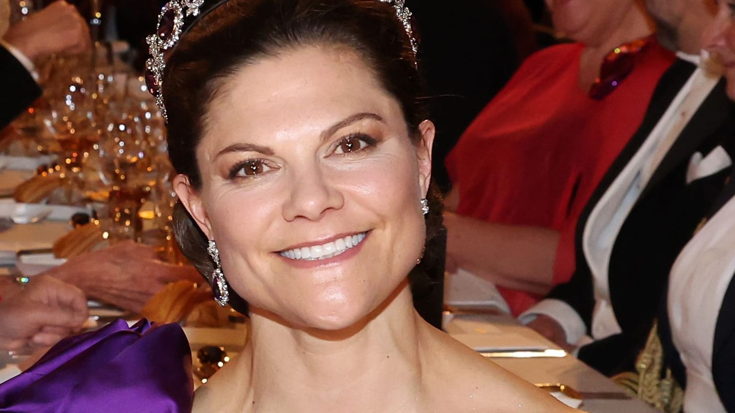 Prinzessin Victoria: Sie trägt anstelle eines Diadems jetzt einen Militärhelm.