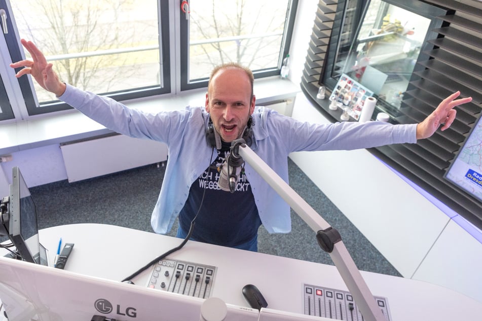 Robert Drechsler (46) sorgt auf Radio Dresden für gute Stimmung.