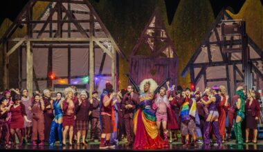 "Alles Liebe!": eine queere Land-Operette am Staatstheater Wiesbaden