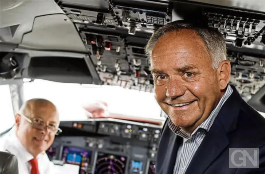 Rainer Schwarz im Cockpit – ein Archivbild aus früheren Jahren. Heute übergibt er den FMO mit einem klaren Auftrag: den Weg Richtung CO2-neutrales Fliegen fortzusetzen. Archivfoto: David Ebener