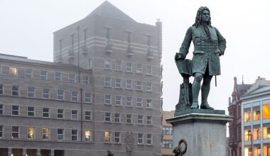 "Unstimmigkeiten" bei Zeugnissen: Halles OB-Referent Achmed Großer im Visier der Behörden