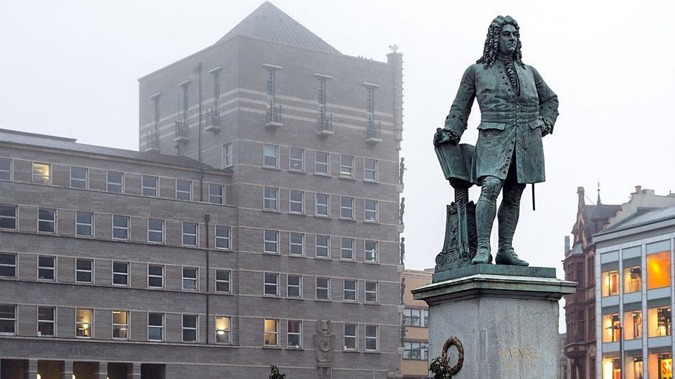 "Unstimmigkeiten" bei Zeugnissen: Halles OB-Referent Achmed Großer im Visier der Behörden