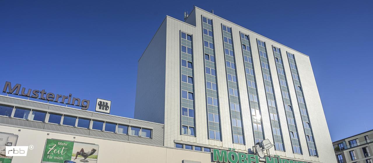 Symbolbild: Möbel Hübner in der Genthiner Straße. (Quelle: dpa/Schoening)