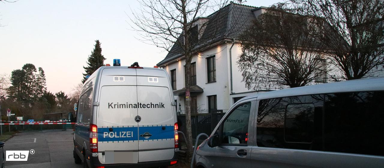 In Berlin-Lichterfelde sollen mehrere Unbekannte auf ein Einfamilienhaus geschossen haben. (Quelle: J. Boutin)