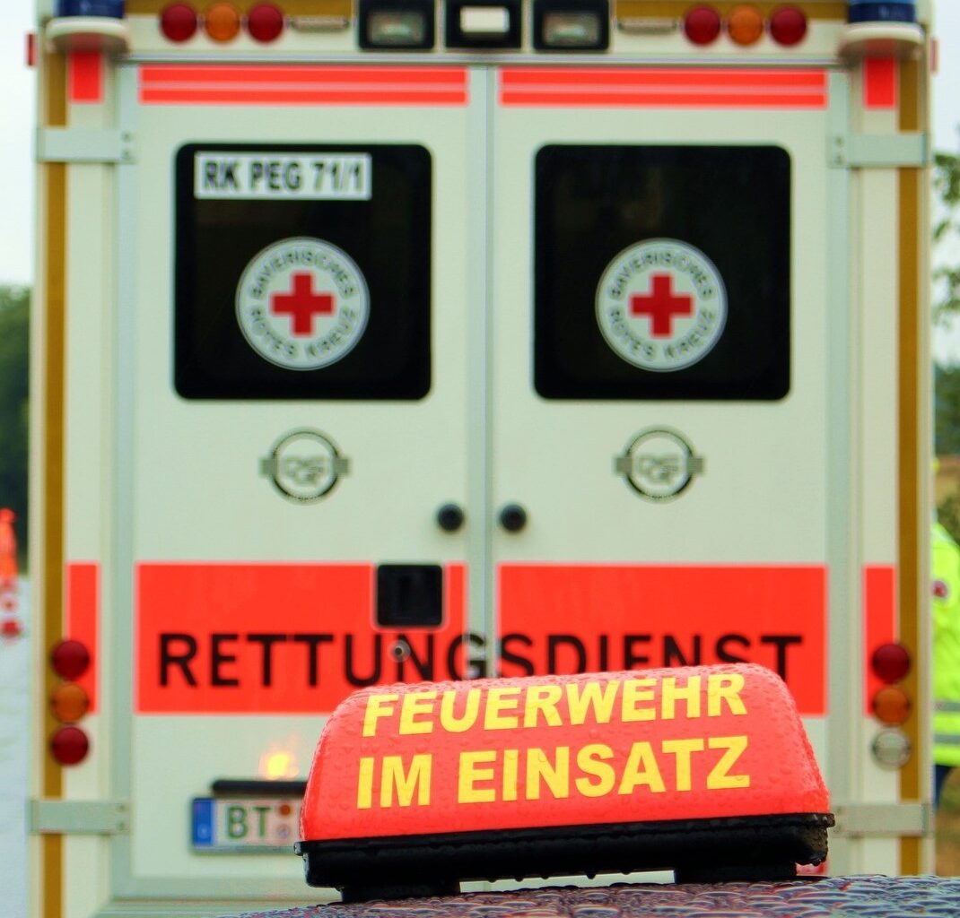 Mannheim-Innenstadt: Rauchentwicklung aus Geschäft – zwei Bewohner vor Ort behandelt