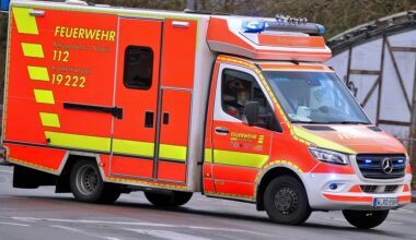 Rettungseinsatz in Halle-Ammendorf: Mann und Hund brechen auf Eisfläche ein