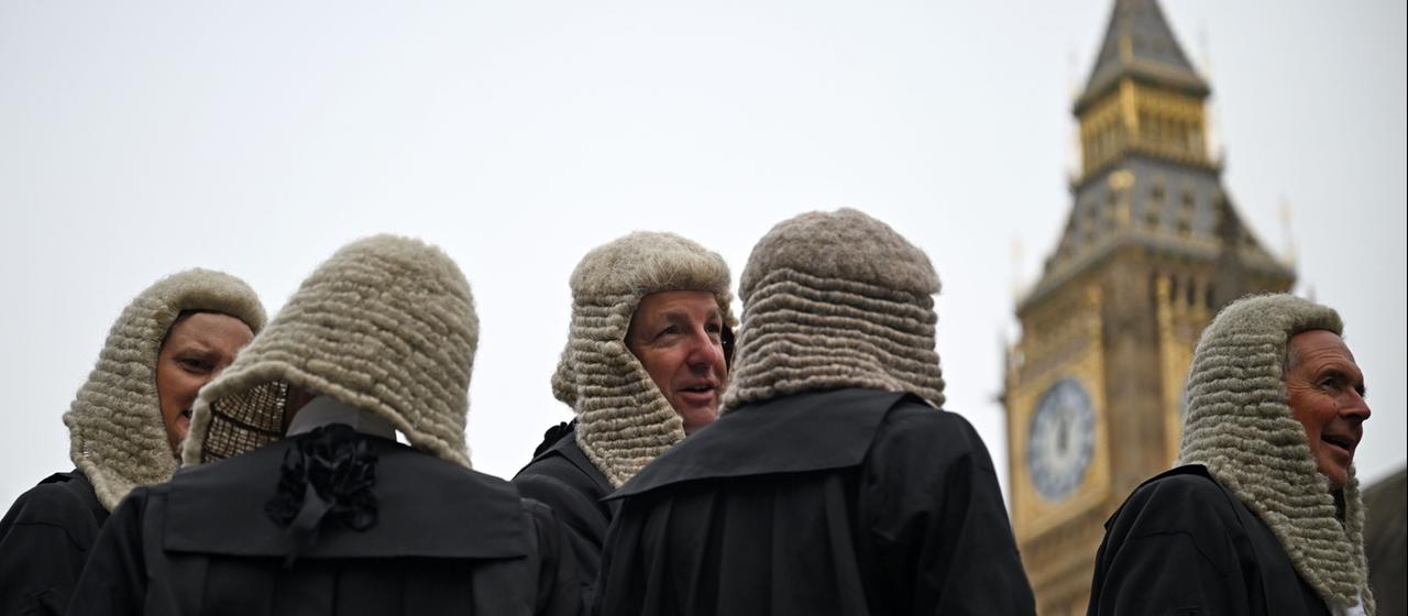 Richter auf dem Weg ins Parlament in London (Großbritannien) | AFP Richter auf dem Weg ins Parlament in London (Großbritannien)