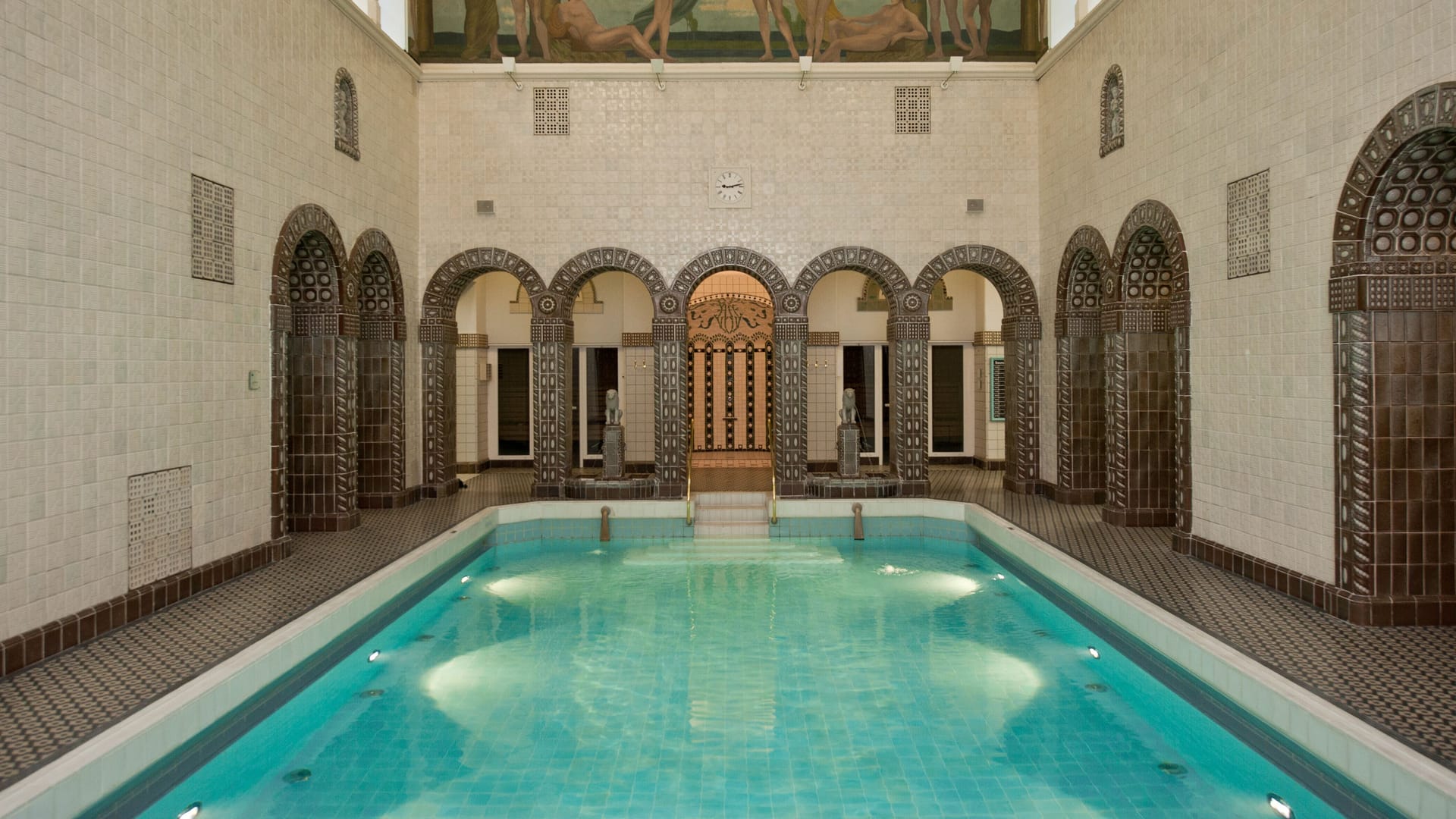 Römisches Ambiente in der Kaiser-Friedrich-Therme Wiesbaden. Römisches Ambiente in der Kaiser-Friedrich-Therme Wiesbaden.