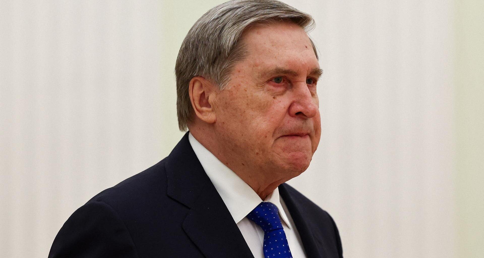 Yuri Uschakow im Seitenporträt