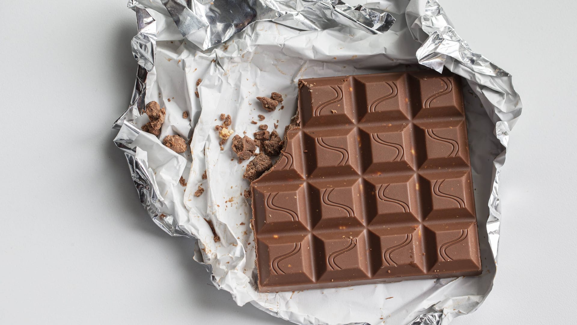 Schokoladentafel in Folie (Symbolfoto): Ein mutmaßlicher Schokoladen-Diebstahl sorgt für Aufsehen im Gericht. Schokoladentafel in Folie (Symbolfoto): Ein mutmaßlicher Schokoladen-Diebstahl sorgt für Aufsehen im Gericht.