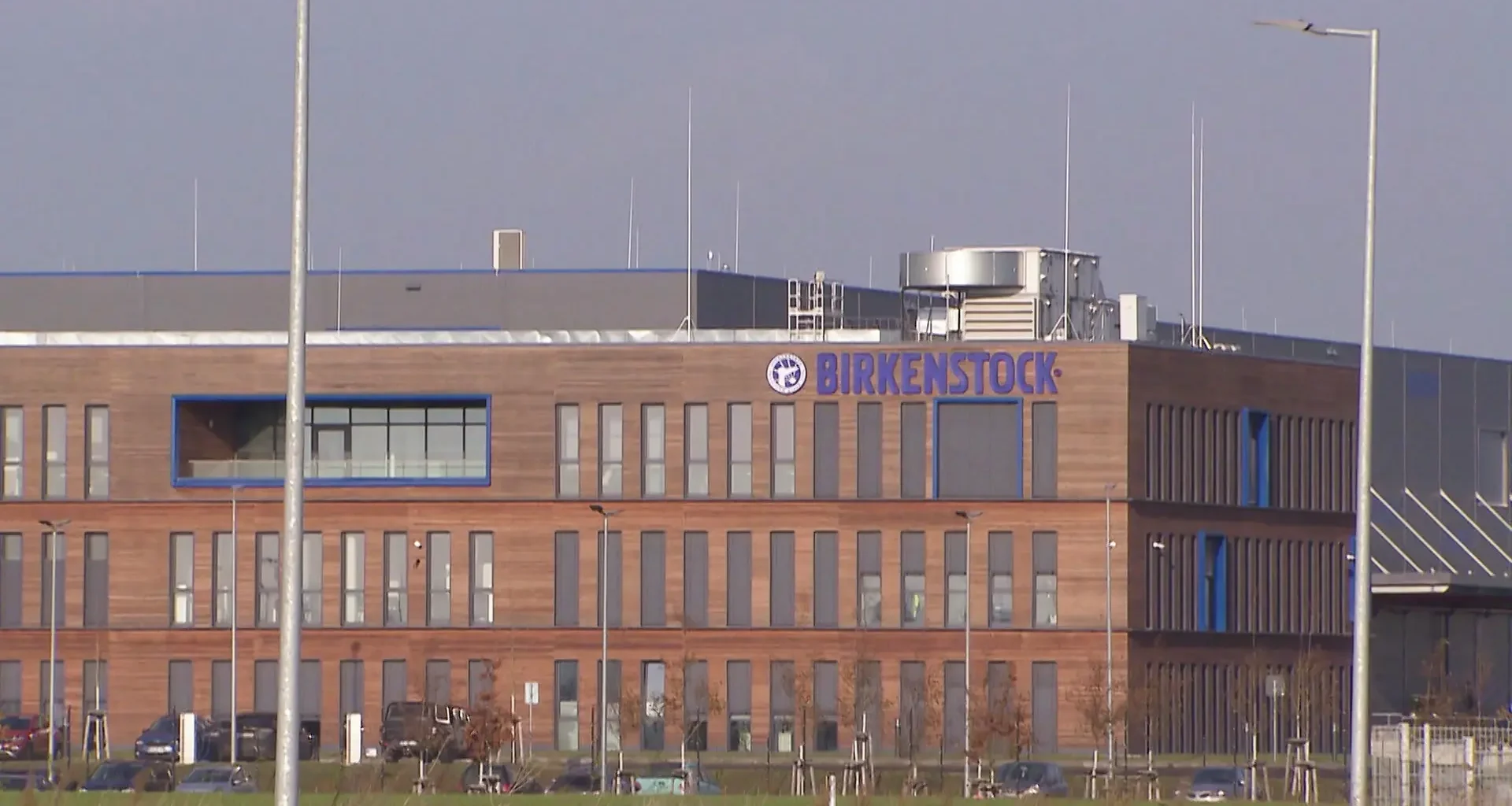 Birkenstock: Mitarbeitende klagen über Arbeitsbedingungen in Pasewalk