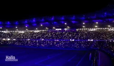 Weihnachtliches Stadionsingen in Hannover - NDR.de