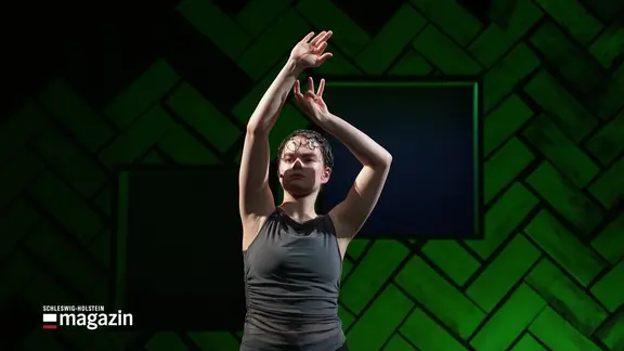 Szene aus dem Stück "Wald". | Screenshot Szene aus dem Stück "Wald".