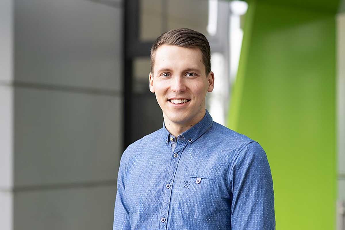 Prof. Dr. Sebastian Kassing forscht an der Bergischen Universität Wuppertal zur Künstlichen Intelligenz (K.I.) - blickfeld