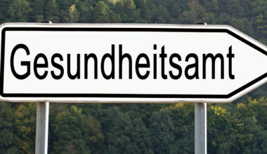 Hinweisschild "Gesundheitsamt / Traffic Sign "Public Health Service