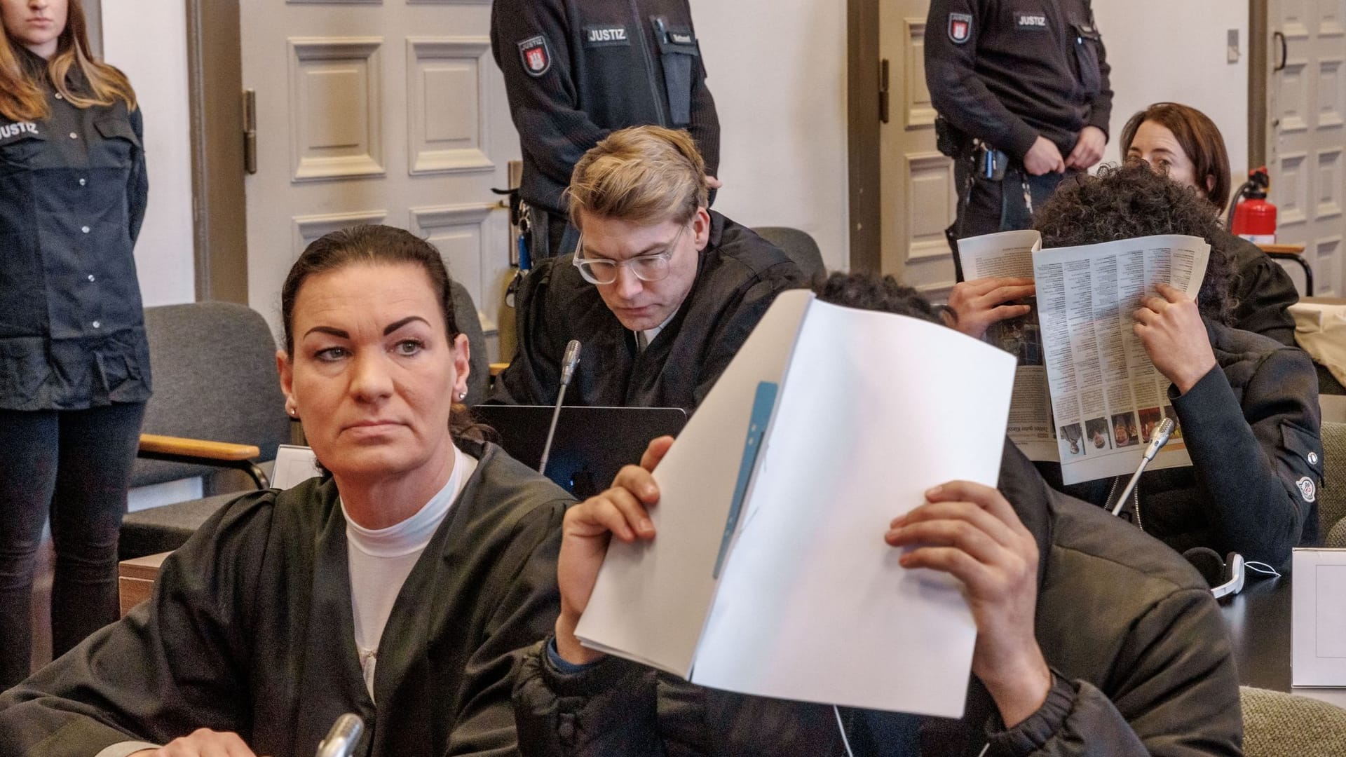 Beginn Prozess gegen 10 Männer wegen besonders schweren Raubes