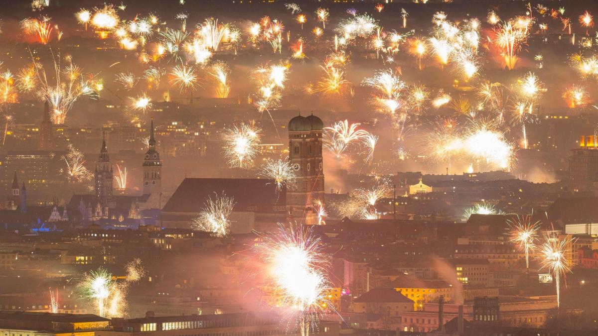 Unterwegs dank Silvester-Nachtexpress und Sonderfahrplänen
