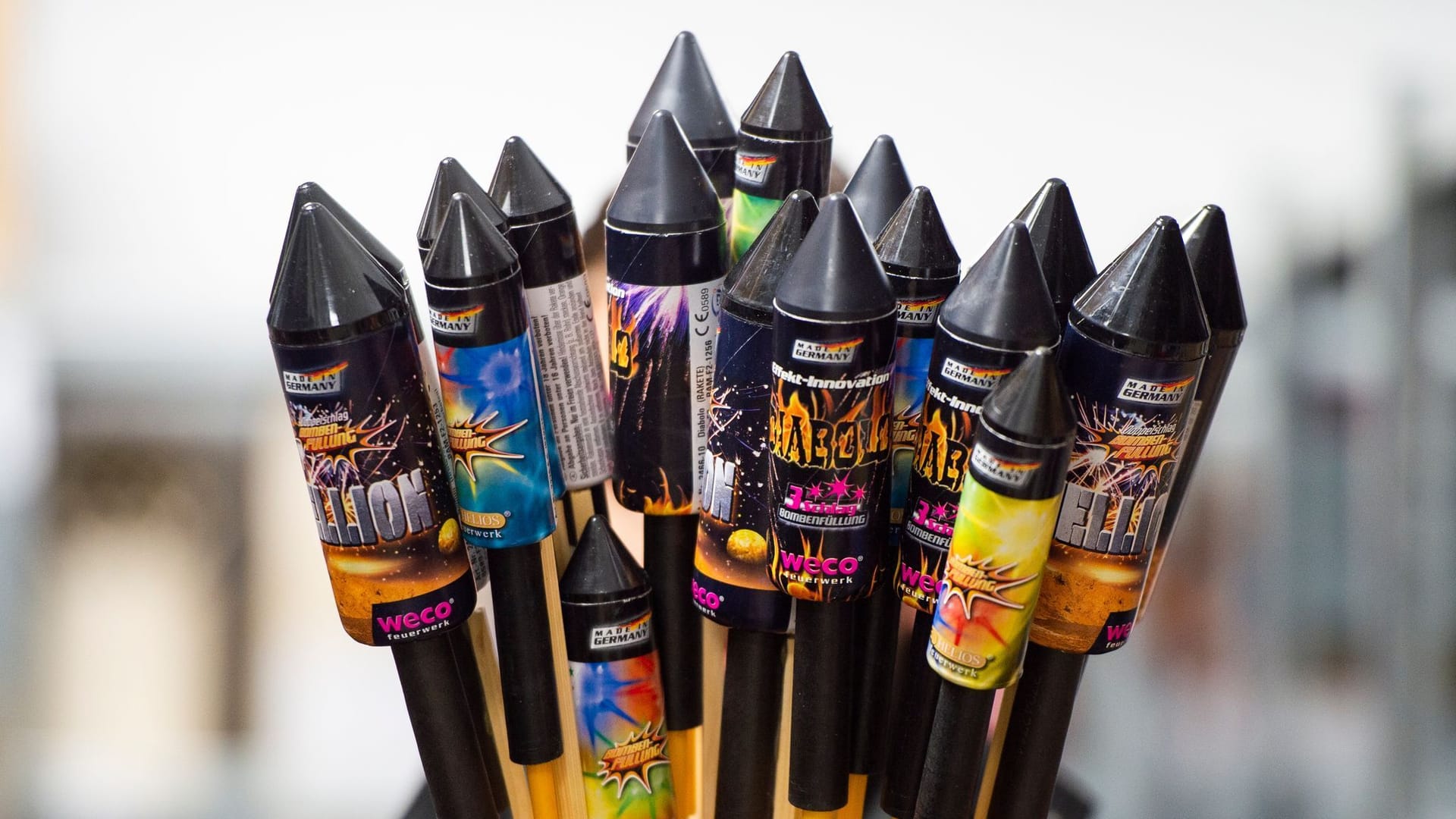 urn:newsml:dpa.com:20090101:251126-935-979371