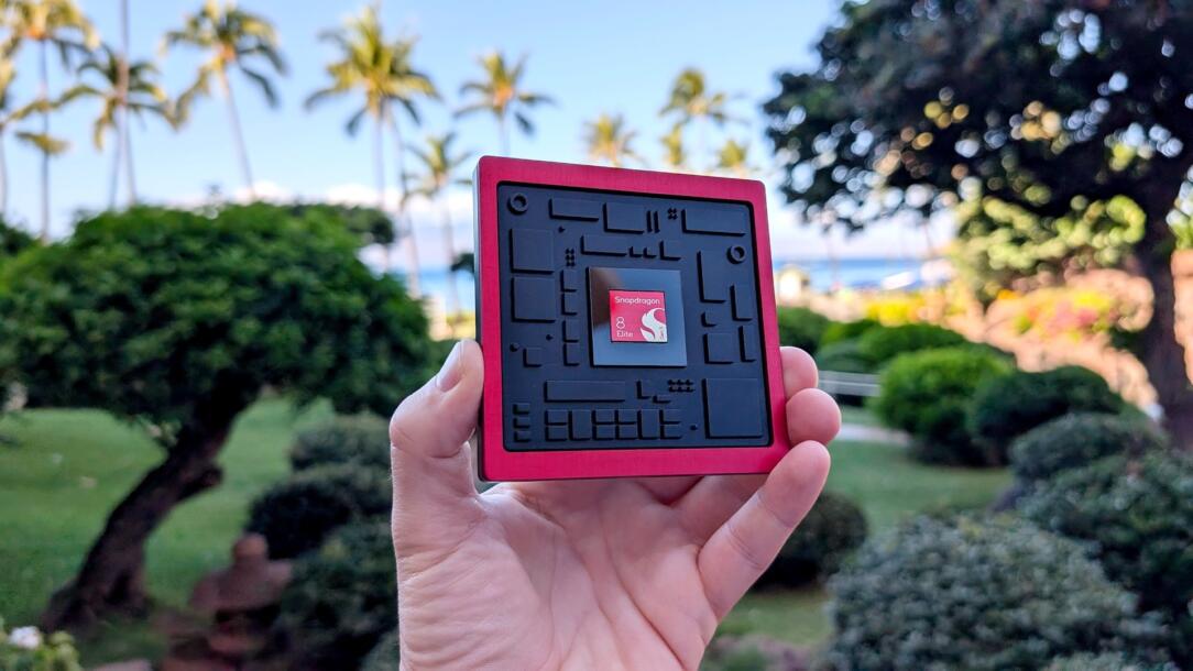 snapdragon 8 elite gen 5 in der hand