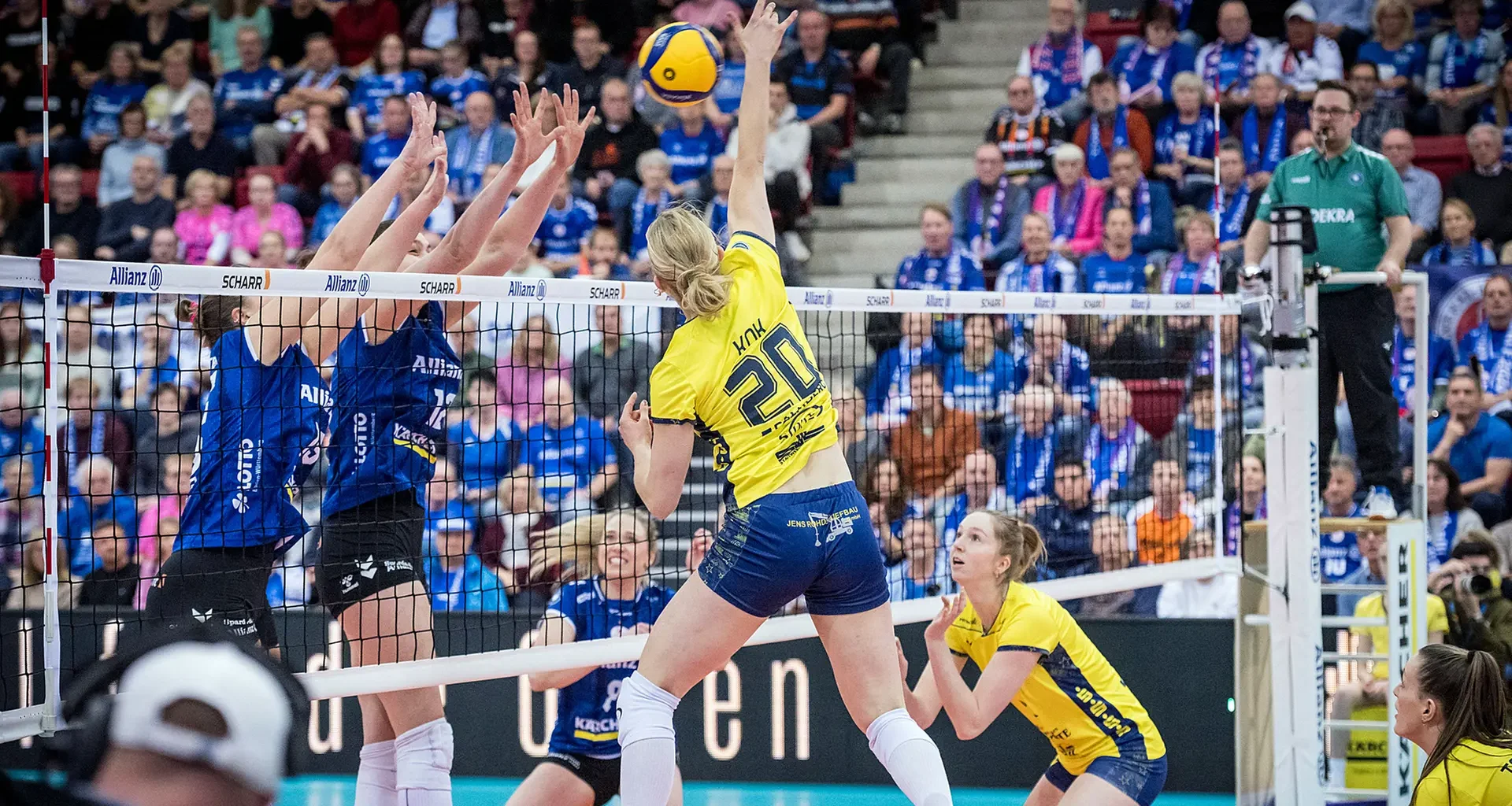 Schweriner Volleyballerinnen verlieren Top-Spiel in Stuttgart