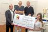 Zahnärzte vom Weberhaus spenden 145.000 Euro für die Kartei der Not, von links: Oliver Jaschek, Siegfried Weida, Marcus M. Seebald und Larissa Kanz.
