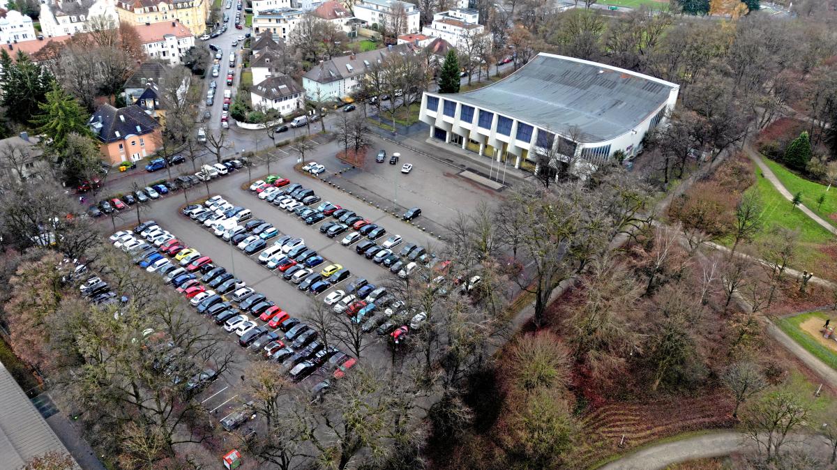 Nutzung des Sporthallen-Parkplatz soll künftig kosten