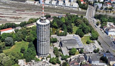 Brand im Augsburger Hotelturm: Feuerwehreinsatz am Mittwochabend