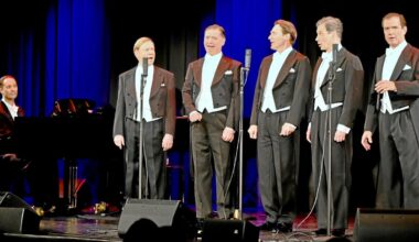 Weihnachtslieder erklingen im Stil der Comedian Harmonists in der Stadthalle Neusäß