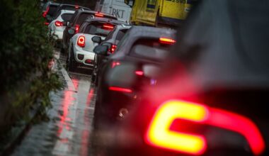 Verkehr wegen Schäden an Abwasserschacht eingeschränkt