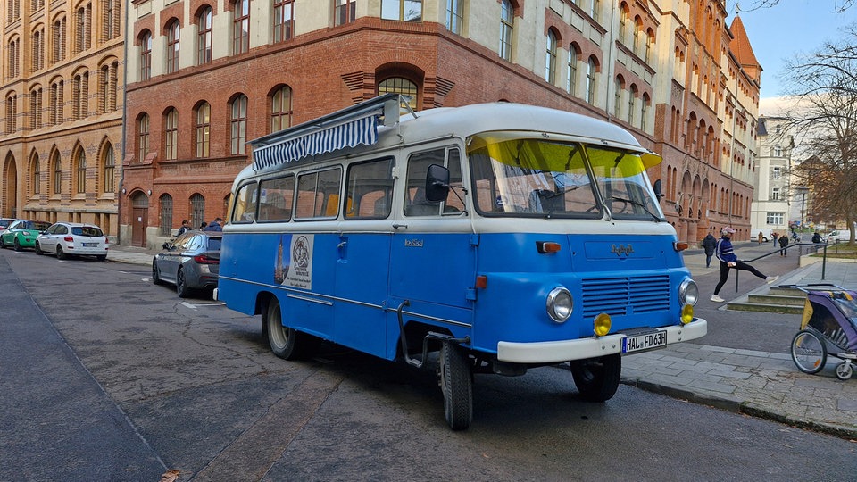 Mit Herz für Mensch & Tier: So helfen die "Straßenwölfe" in Halle bedürftigen Tierhaltern
