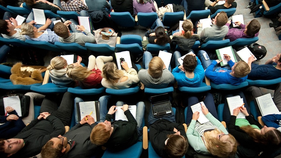 Vom Hörsaal ins Jobcenter: Immer mehr Akademiker arbeitslos