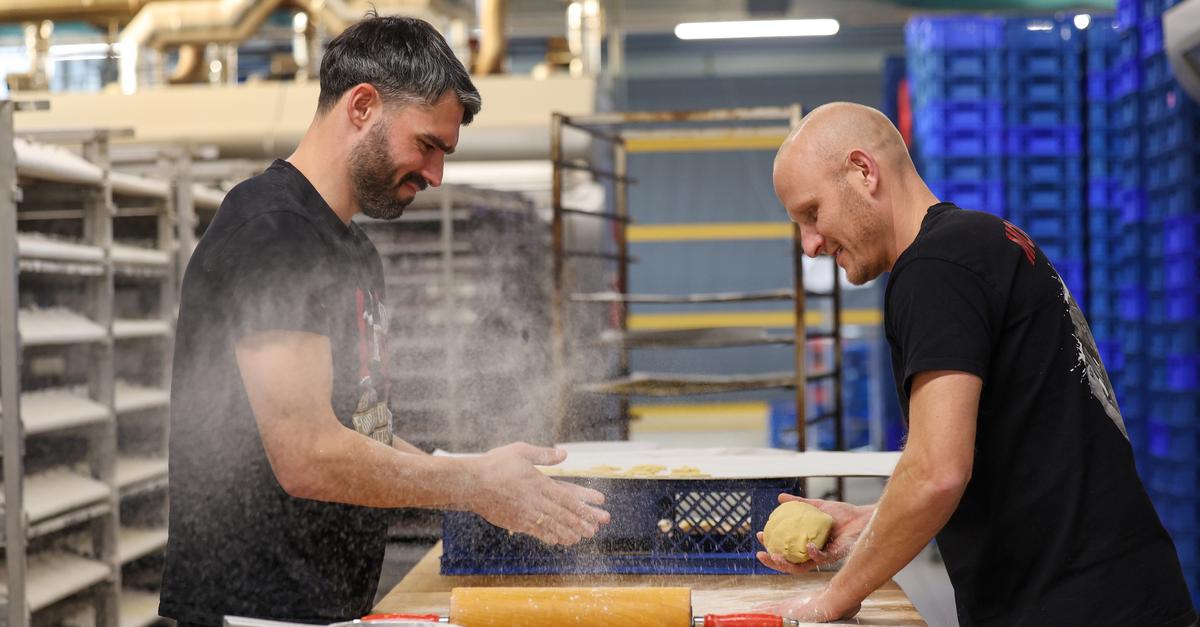 Mocke & Mintzel blicken beim Plätzchenbacken auf 2025 zurück