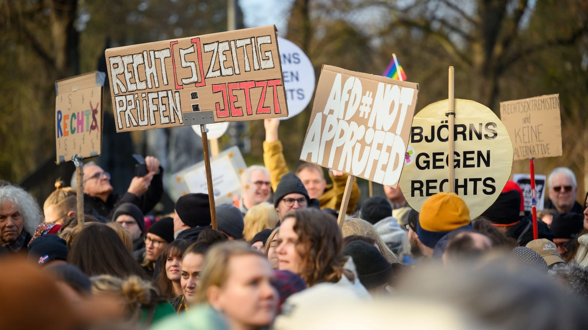 PRÜF-Demo gegen Rechts