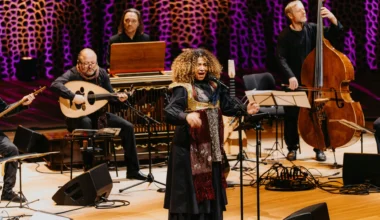 "Großmutter der arabischen Welt": Elphi-Konzerte würdigen Umm Kulthum