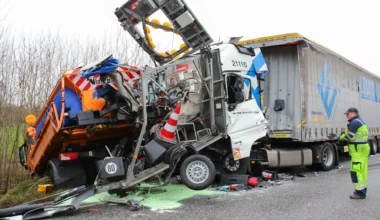 A21 bei Wahlstedt nach Lkw-Unfall wieder frei