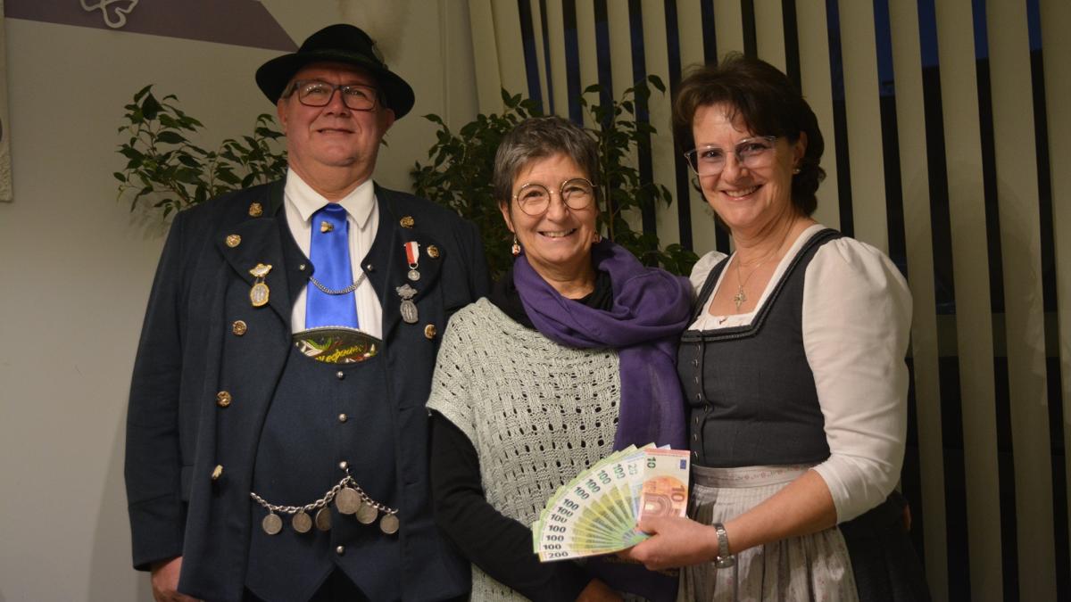 In Königsbrunn sammelt der Trachtenverein Geld für den Hospizverein