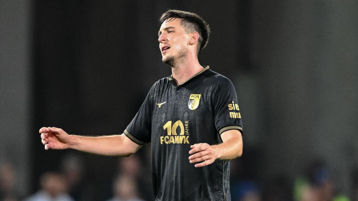 FC Augsburg und Keven Schlotterbeck: Kapitän fordert mehr Konstanz