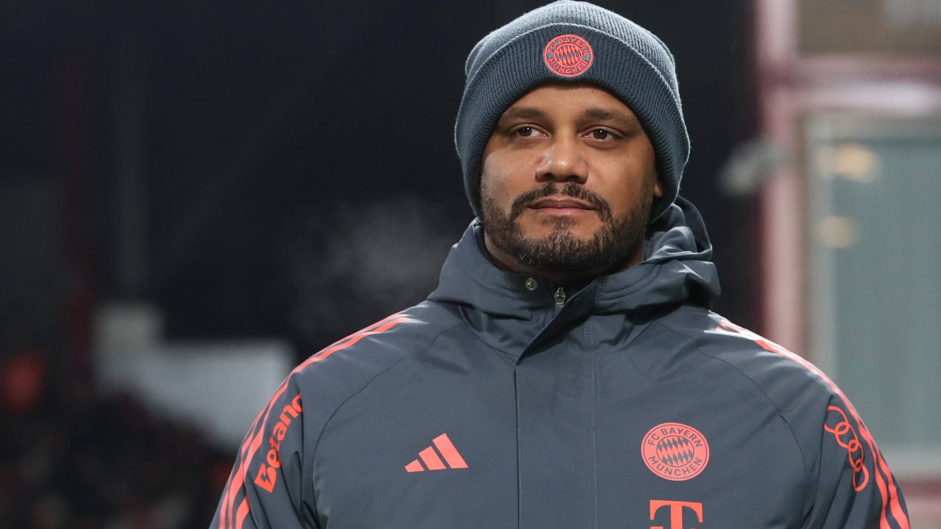 Vincent Kompany: Der Trainer der Bayern setzt zunächst auf Nicolas Jackson im Sturm. Vincent Kompany: Der Trainer der Bayern setzt zunächst auf Nicolas Jackson im Sturm.
