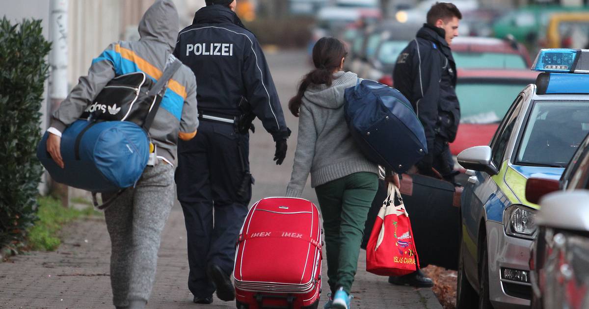Stadt sucht Mitarbeiter für Haftangelegenheiten & Abschiebungen